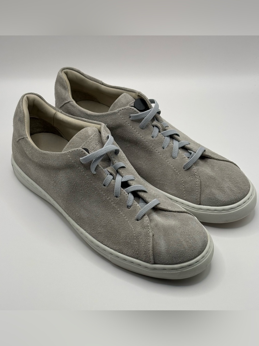 Peter Millar Men’s 9.5 Gray Suede Leather Low Top Sneakers Made in Brazil